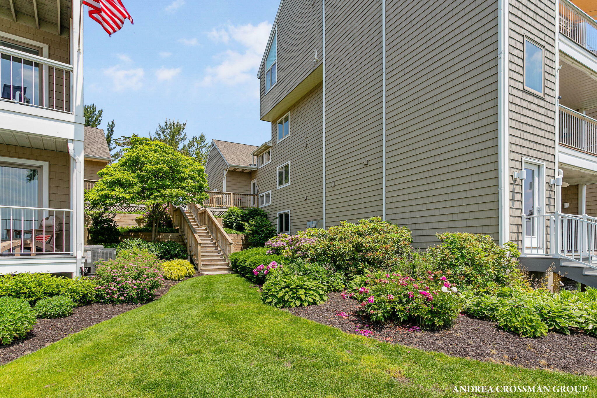 Property Photo: 422 Howard Avenue MI 49424