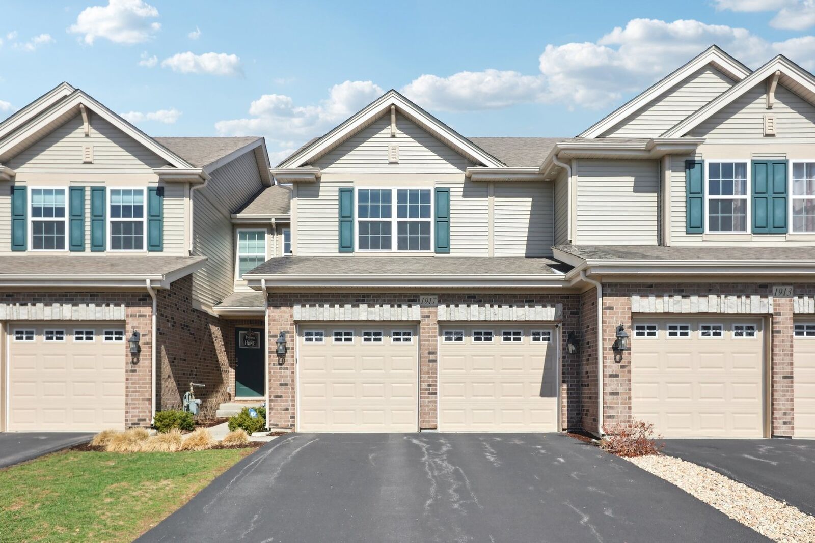 Property Photo:  1917 Turtle Creek Court  IL 60503 