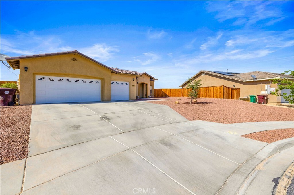 Property Photo: 74104 Cactus Wren Court CA 92277