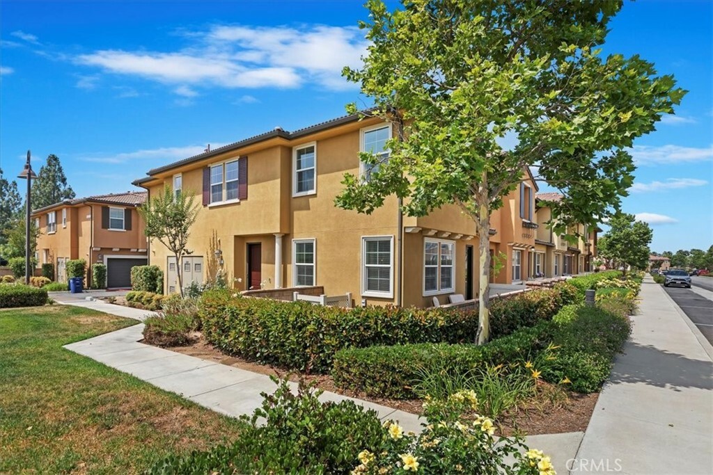 Property Photo: 2932 Via Fiano CA 91764