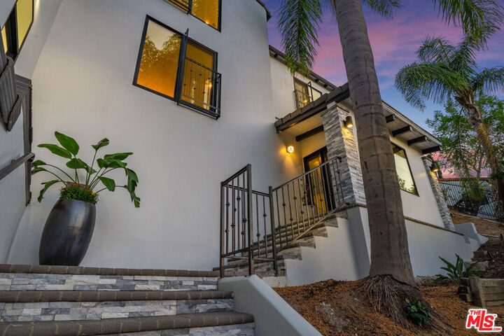 Property Photo:  3236 Primera Avenue  CA 90068 