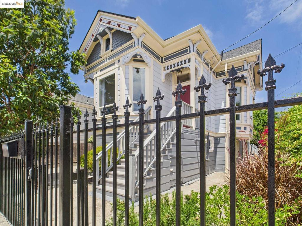 Property Photo:  1054 24th St  CA 94607 