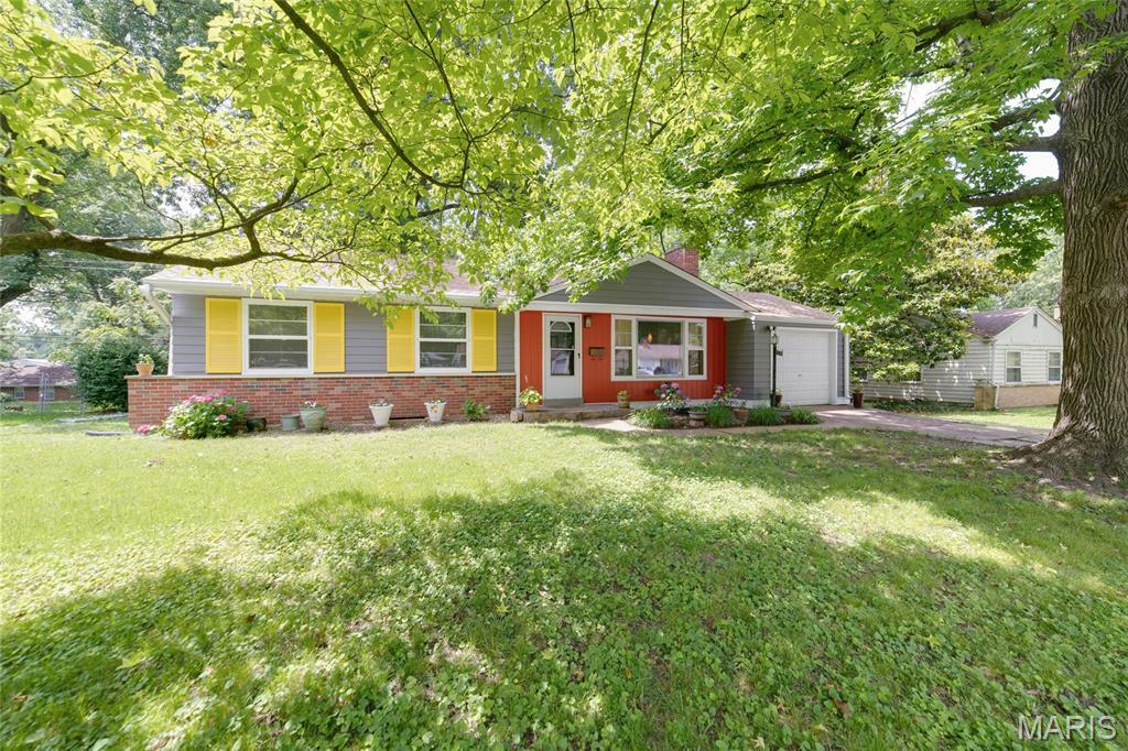 Property Photo: 110 Frost Avenue MO 63135