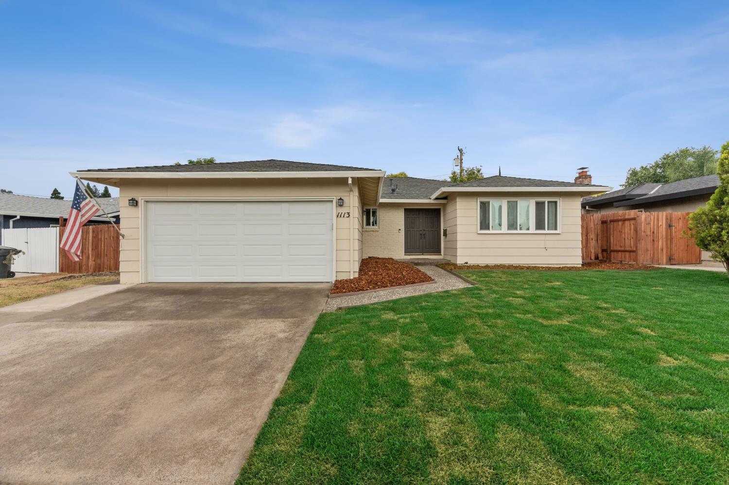Property Photo: 1113 Augusta Way CA 95661