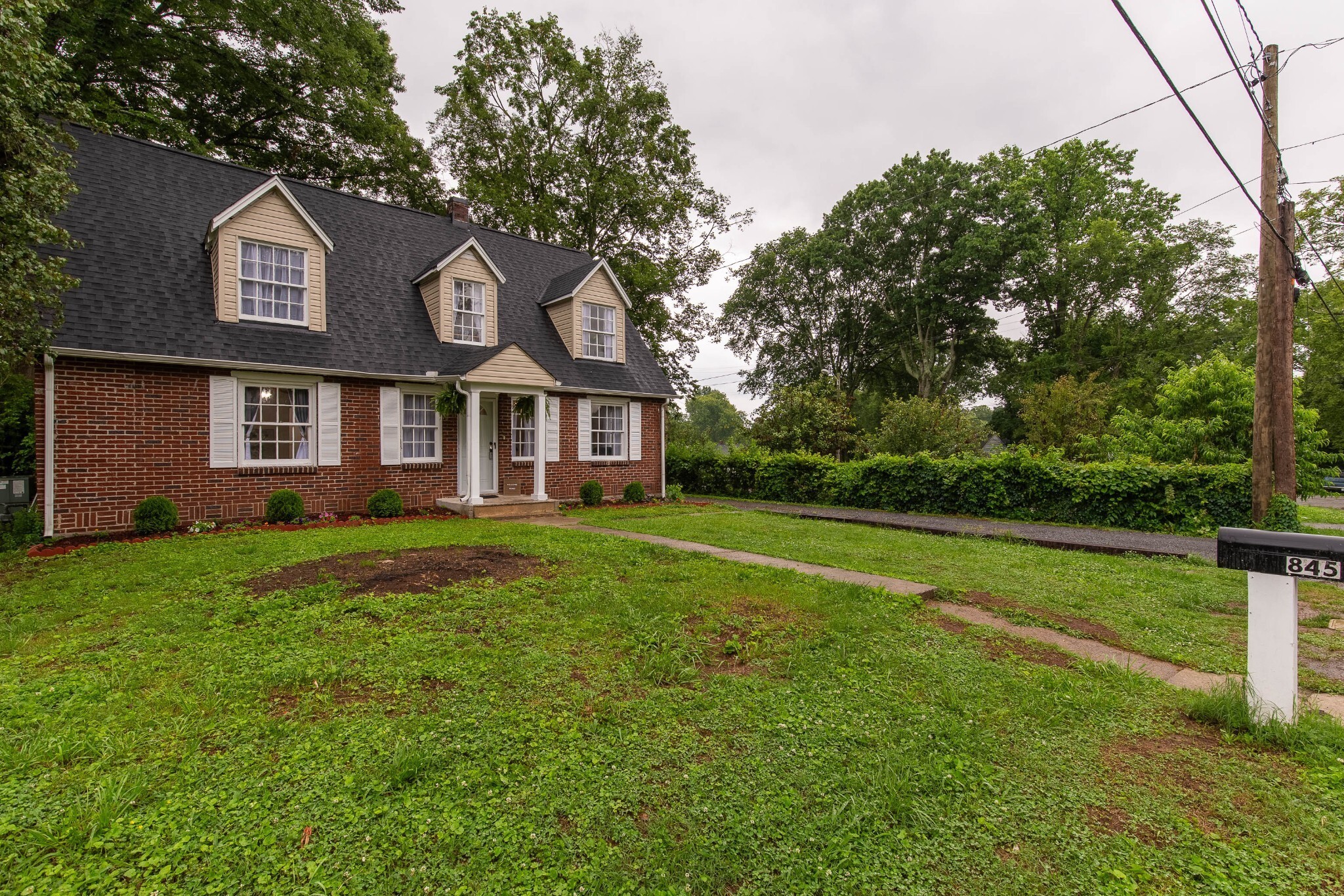 Property Photo: 845 Walnut St TN 37115