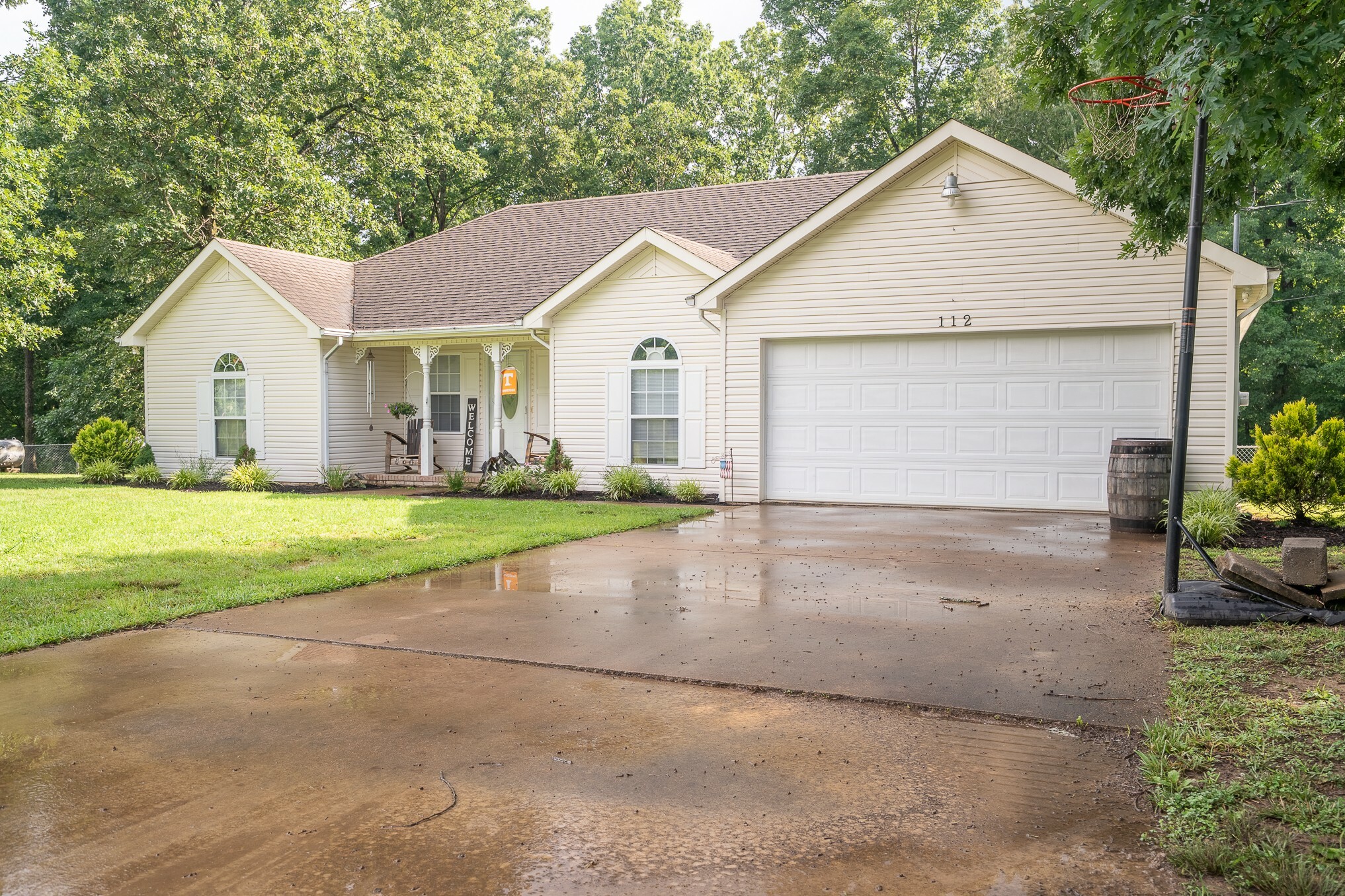 Property Photo: 112 Oakdale Dr TN 38464