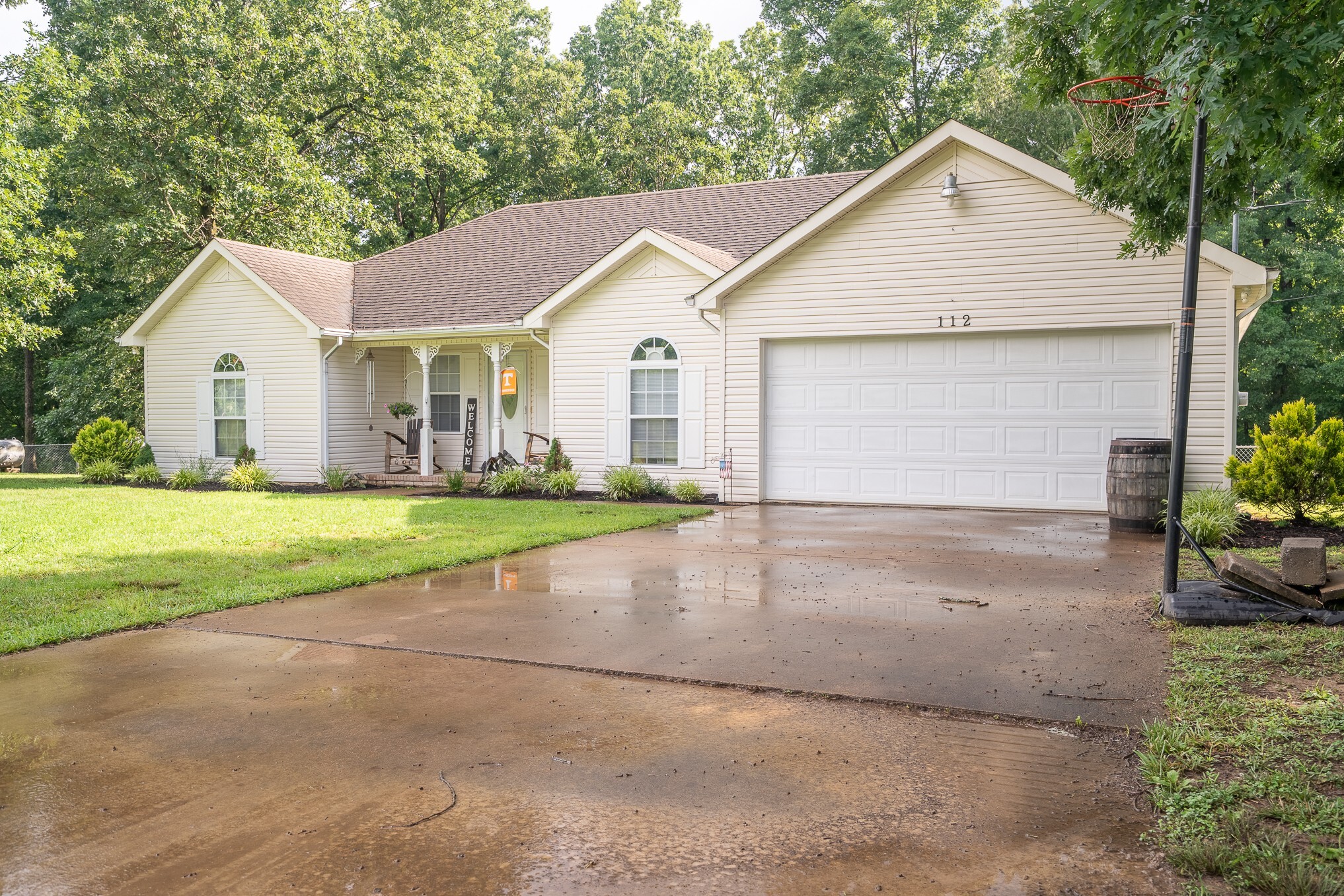 Property Photo:  112 Oakdale Dr  TN 38464 