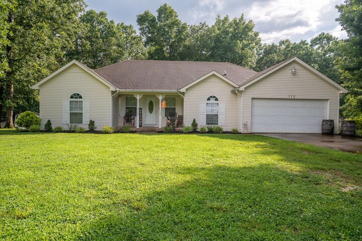 112 Oakdale Dr  Lawrenceburg TN 38464 photo