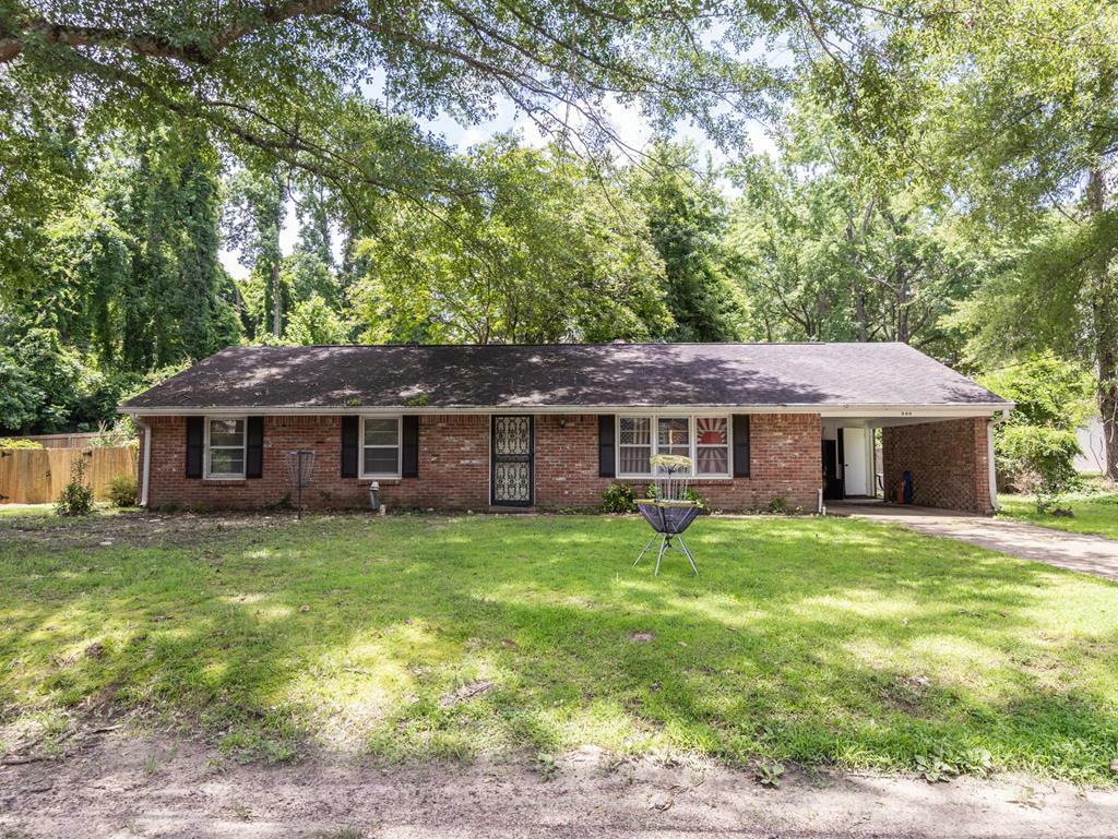 Property Photo: 909 Chickasaw MS 38655