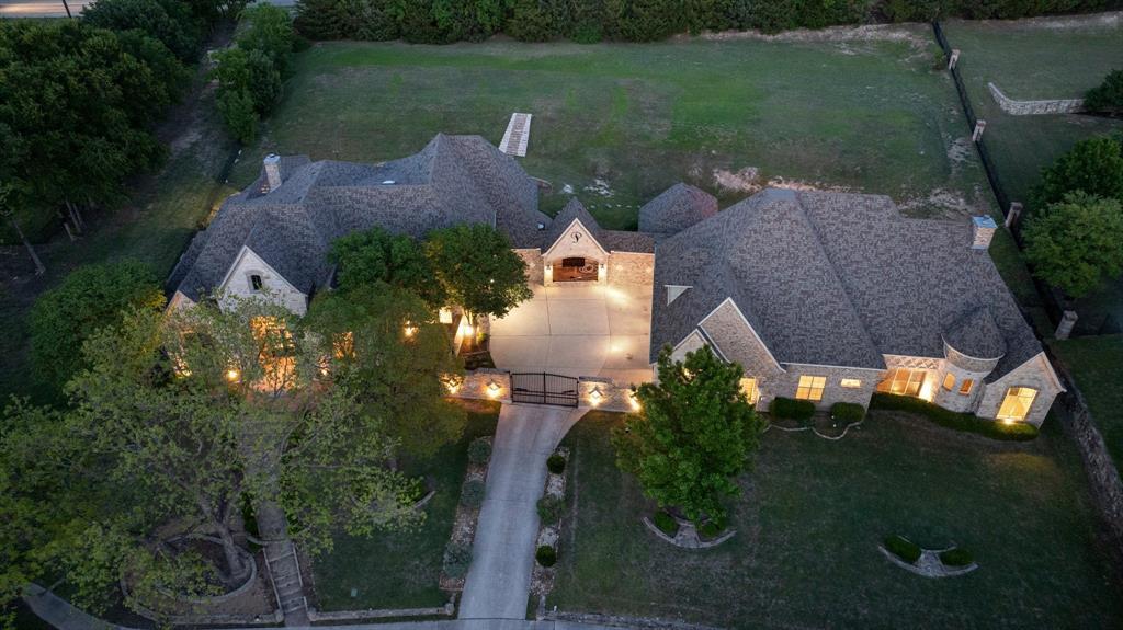 Property Photo: 1501 Chancellor Lane TX 75072