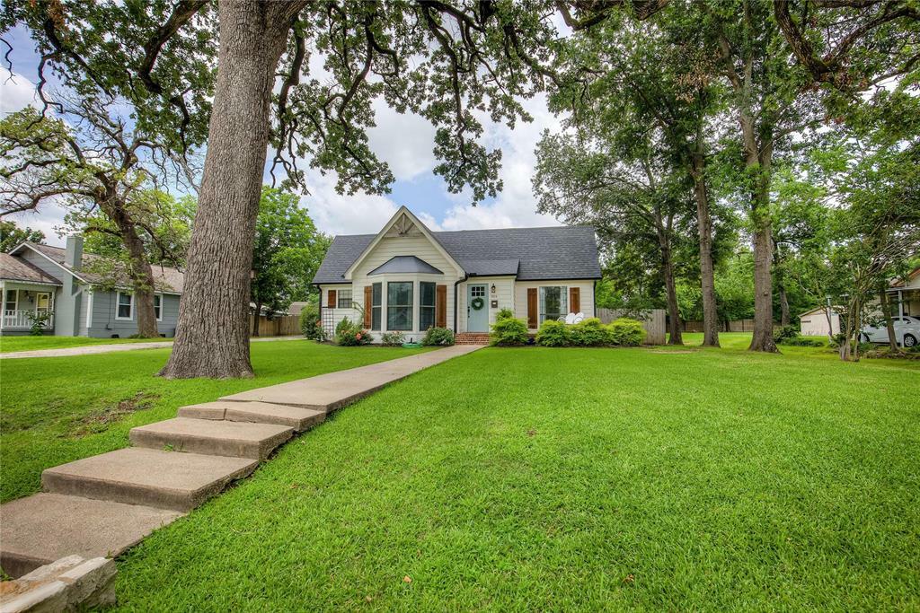 Property Photo: 929 Church Street TX 75482