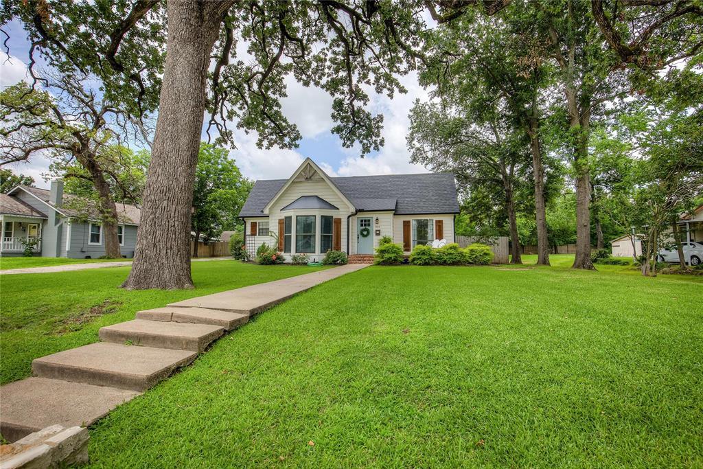Property Photo: 929 Church Street TX 75482