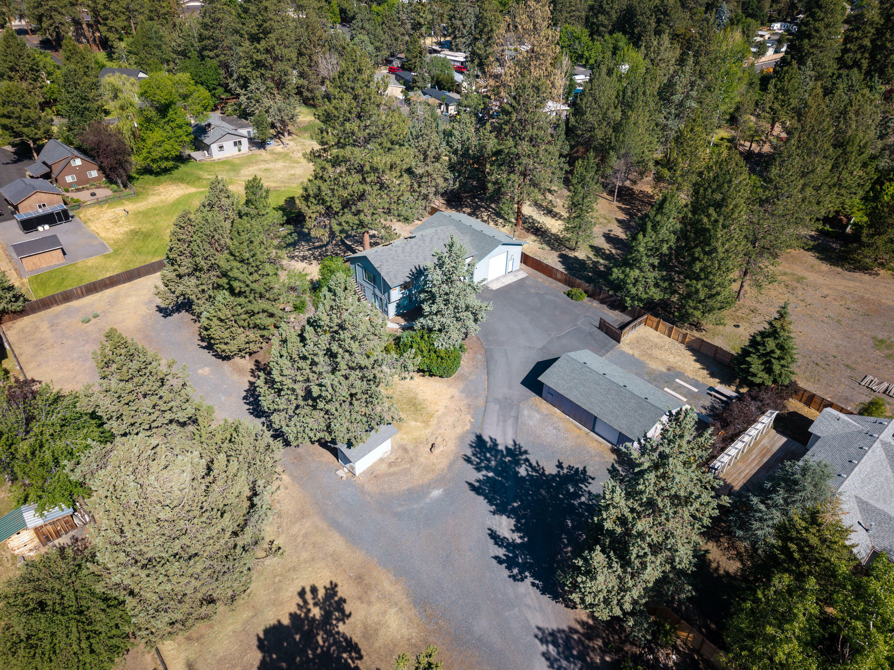 Property Photo: 61235 Benham Road OR 97702