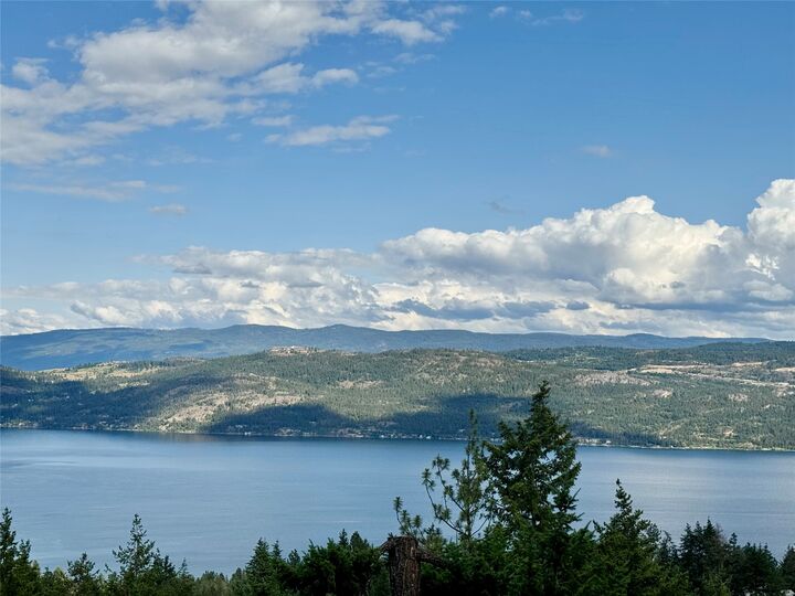 Property Photo: 90 Crown Crescent BC V1H 2C3