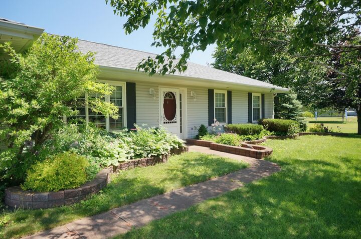 Property Photo: 36 Clermont Road PE C0B 1M0