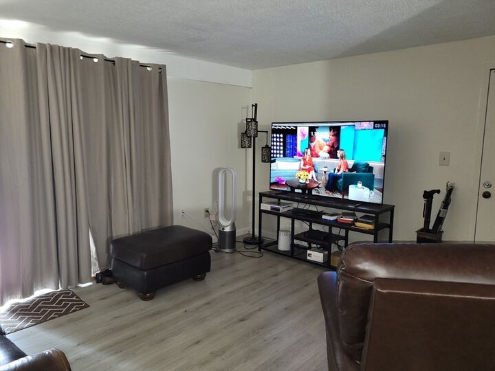 Property Photo: 4 Post Oak Lane 15 MA 01760