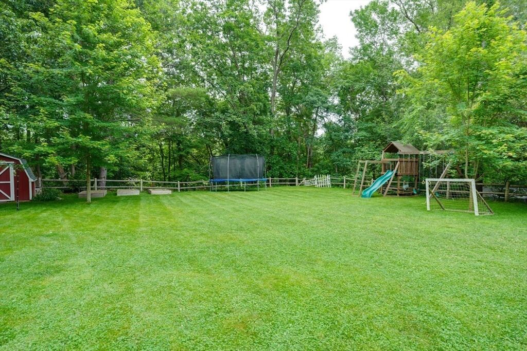 Property Photo:  124 South St  MA 01746 