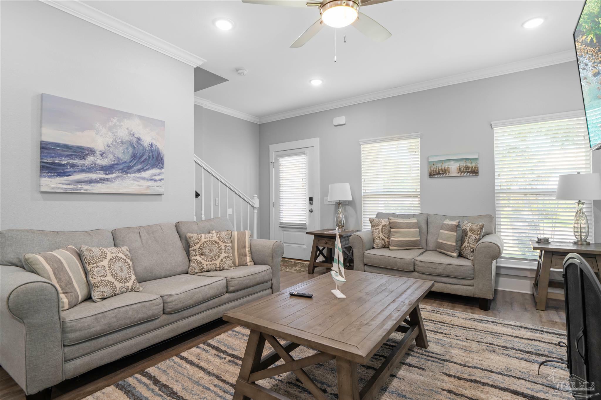 Property Photo: 1121 W Romana St FL 32502