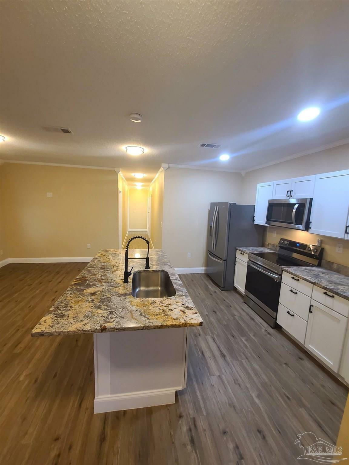 Property Photo: 3111 Zepp Ln FL 32571