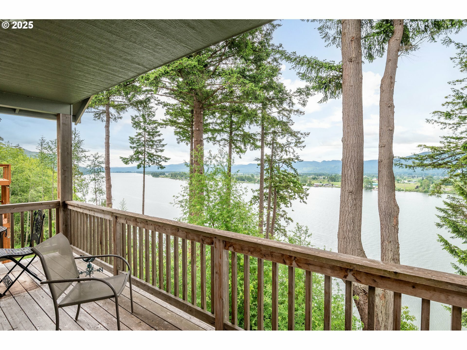 Property Photo: 570 Columbia St WA 98612