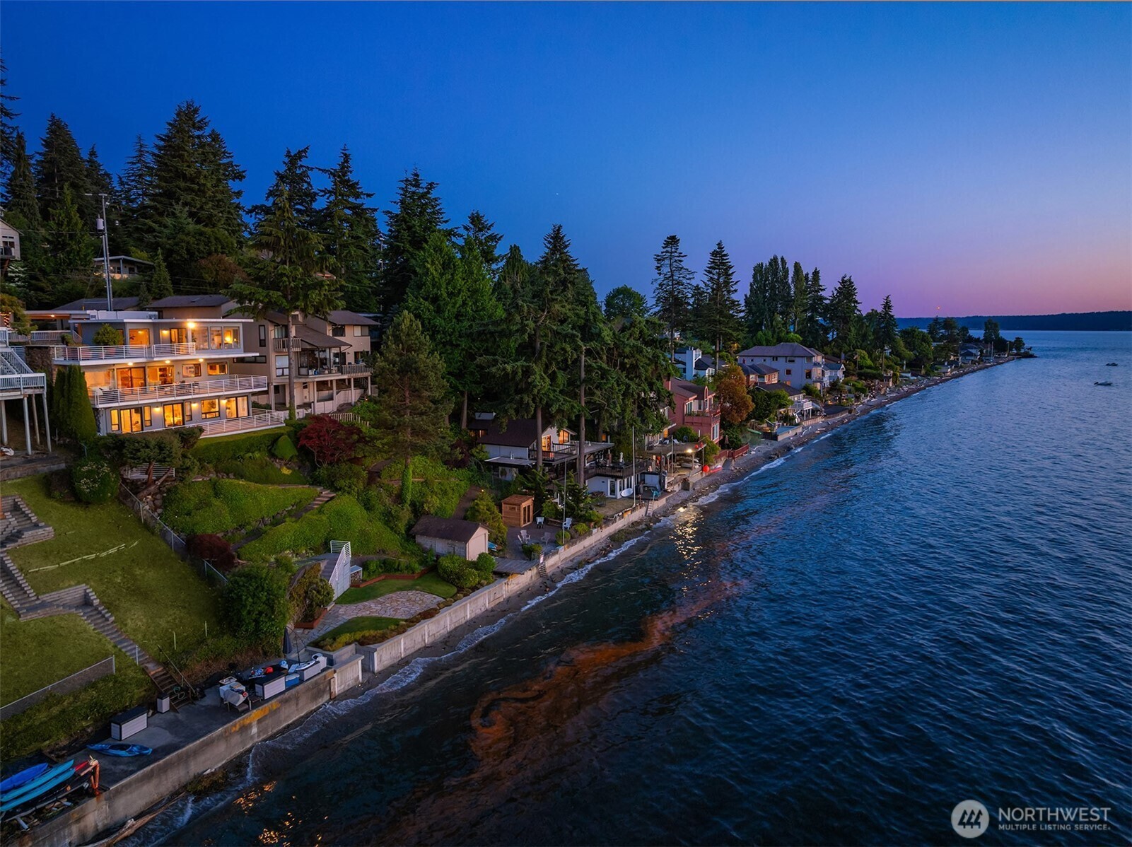 Property Photo: 16733 Maplewild Avenue SW WA 98166