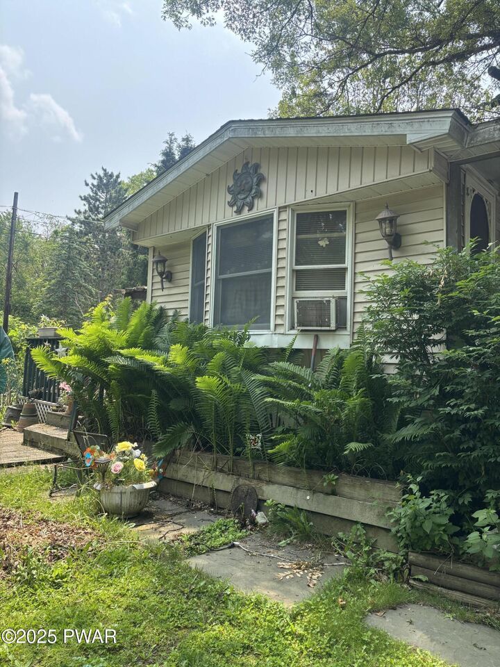 120 Laurel Woods Road  Greeley PA 18425 photo