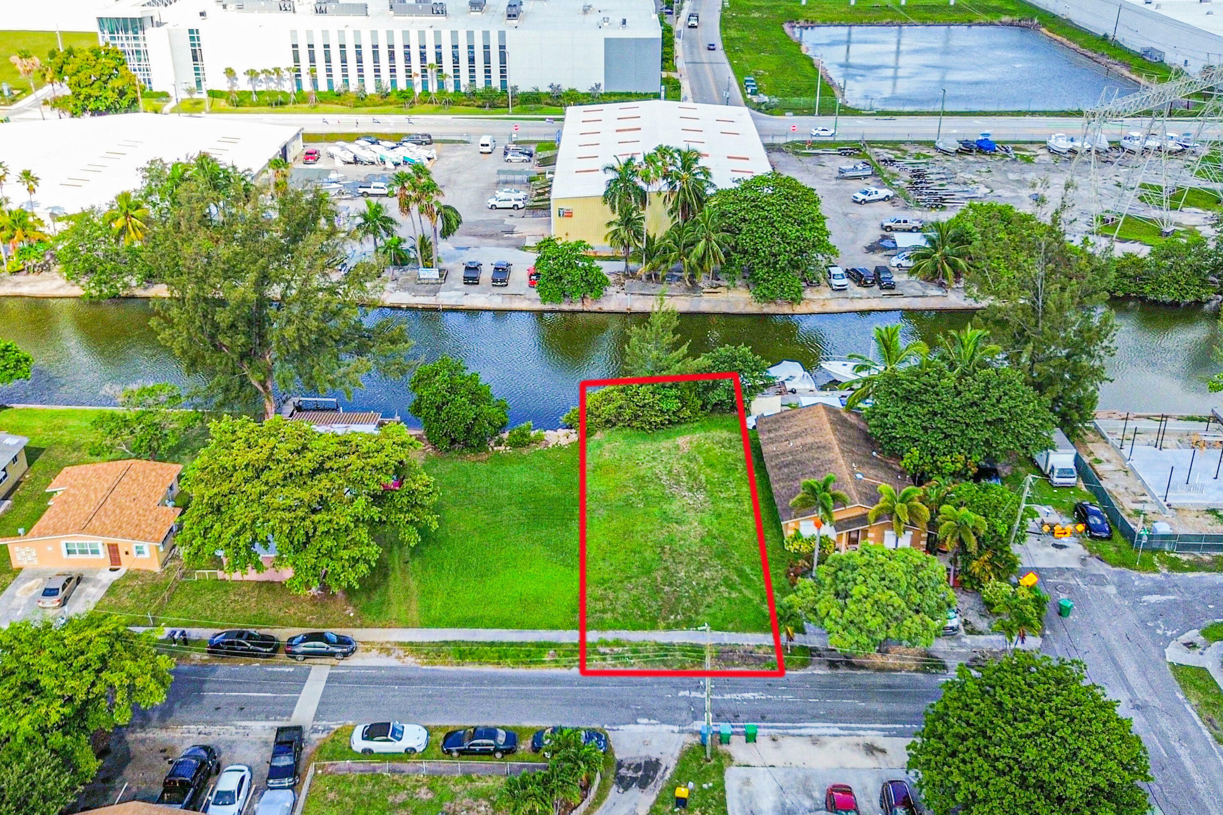 Property Photo: 193 NW 14th Way FL 33004