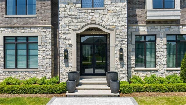 Property Photo:  2816 Turtle Grove Court  MI 48302 