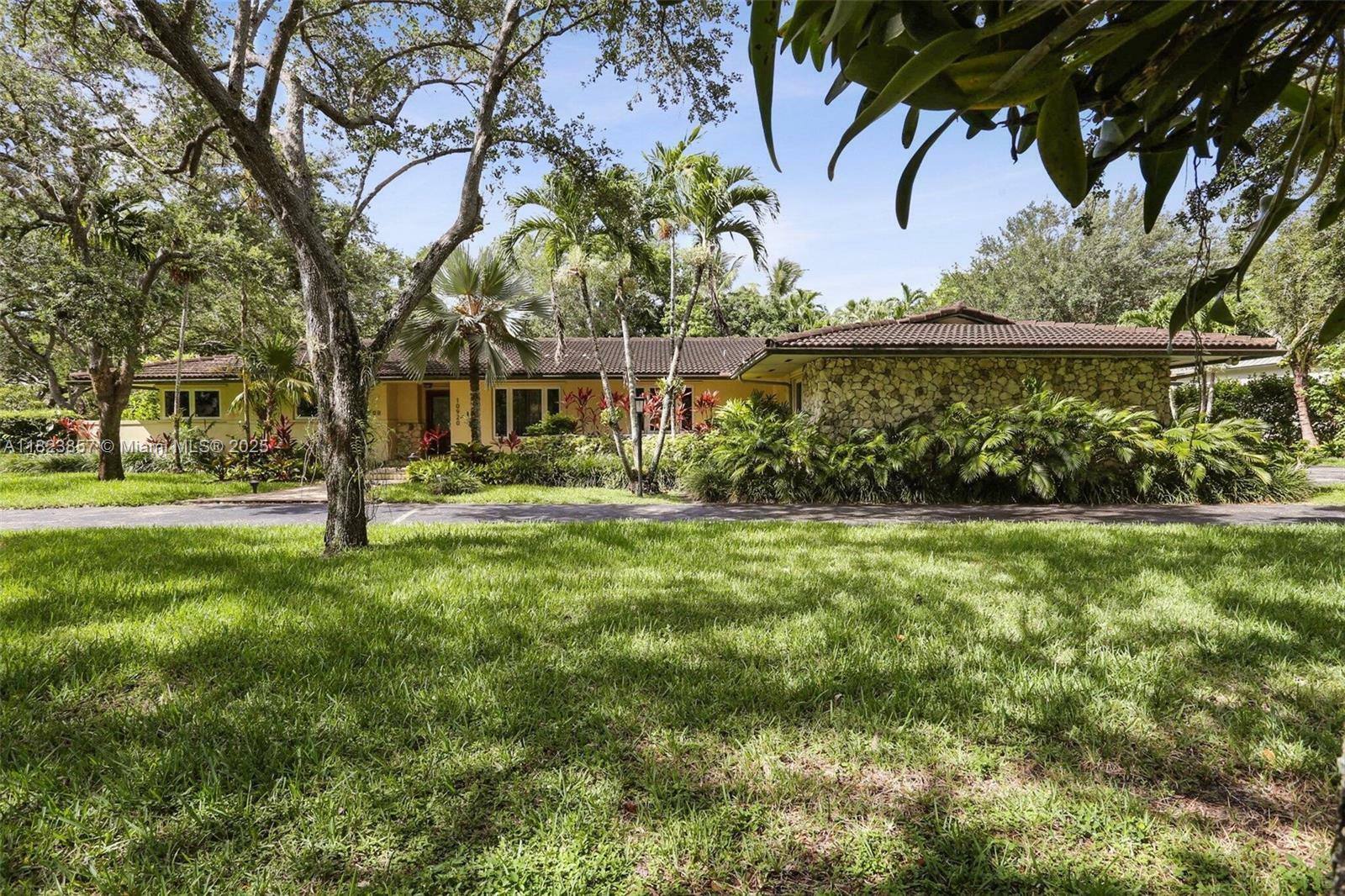 10920 SW 68th Ave Rd  Pinecrest FL 33156 photo