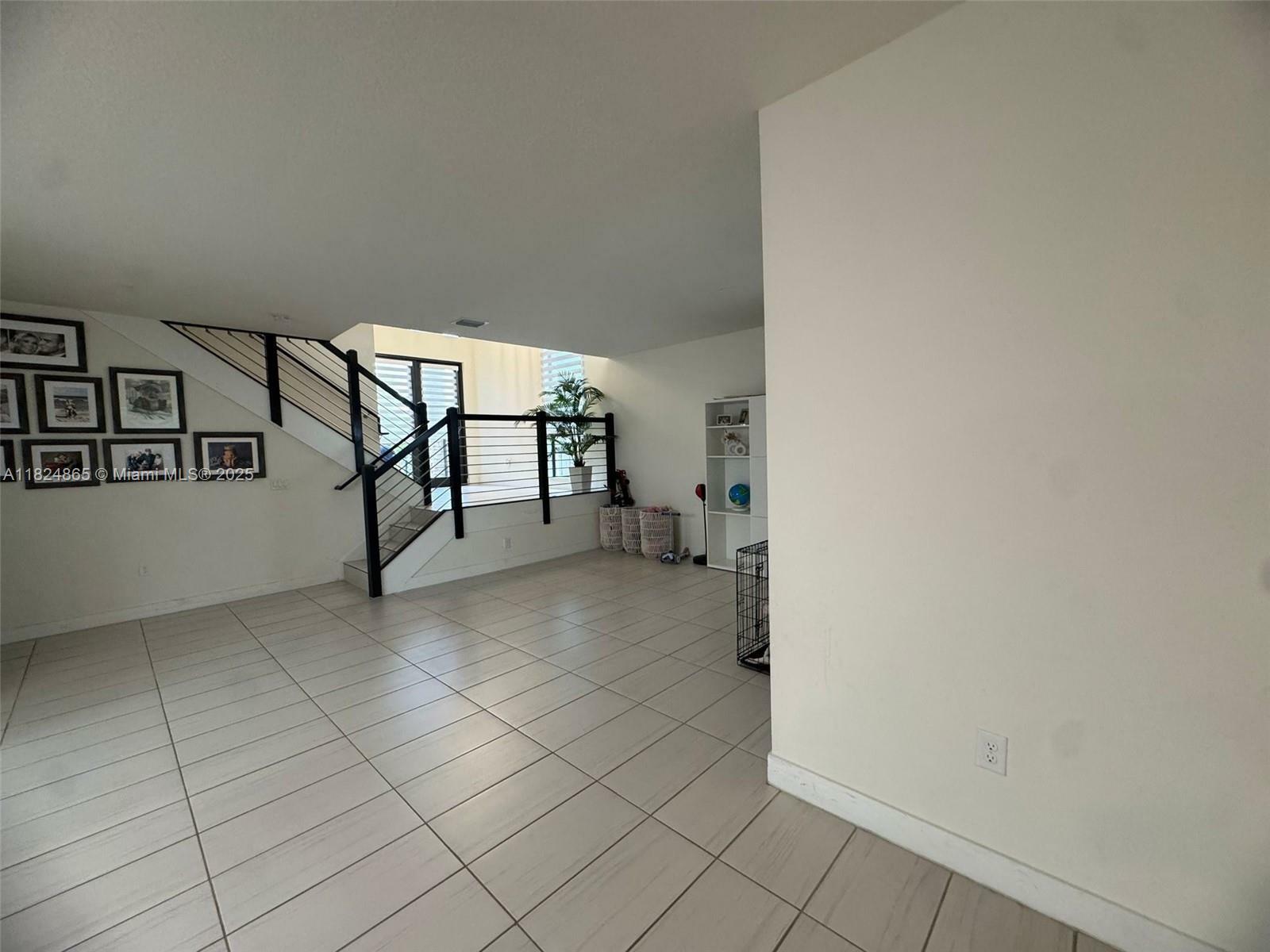 Property Photo:  10240 NW 76th Ter  FL 33178 