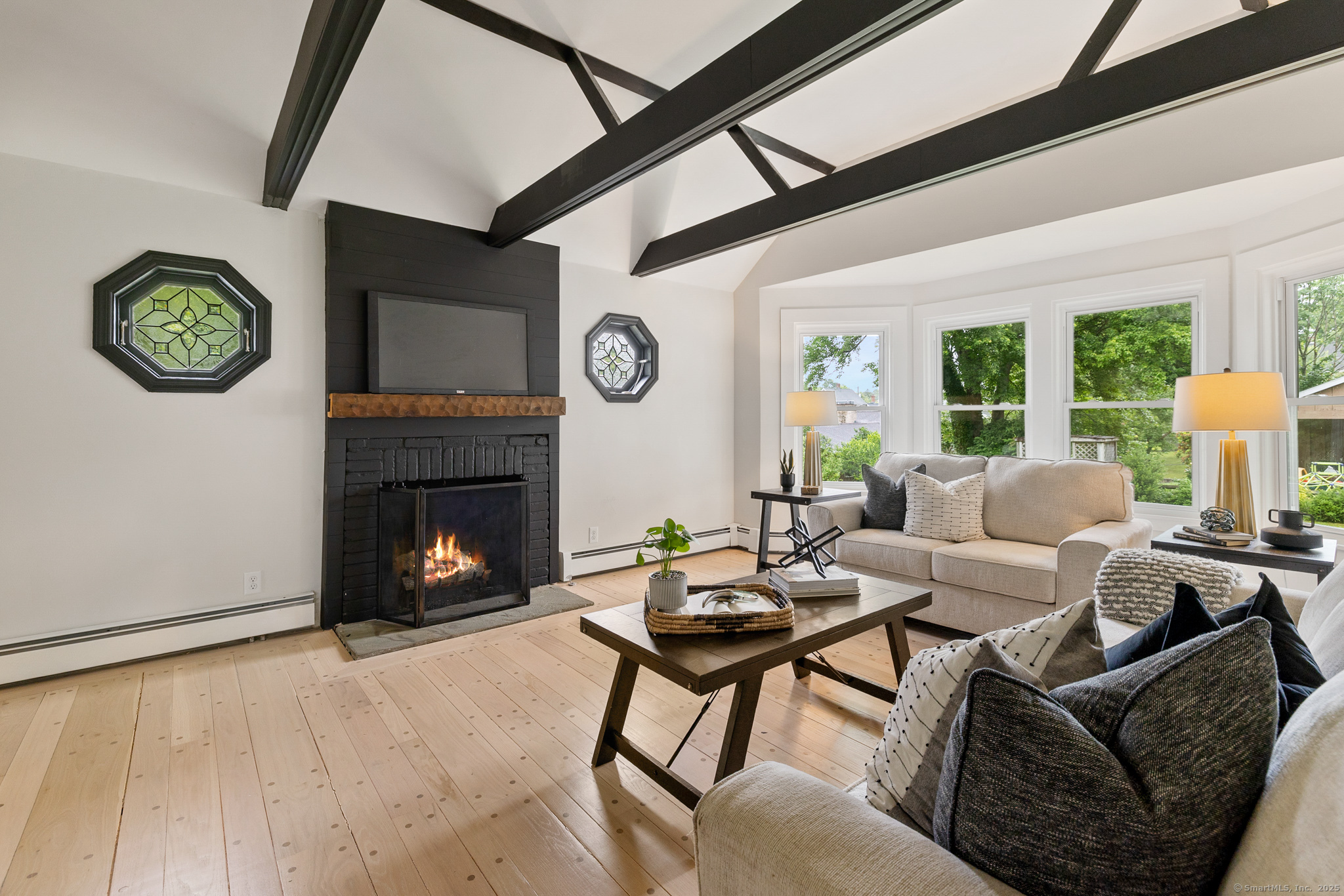 Property Photo:  9 Village Street  CT 06040 
