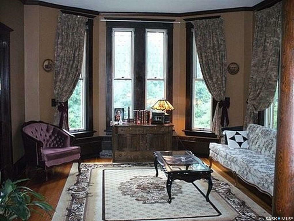 Property Photo:  313 19th Street  SK S6V 4C8 
