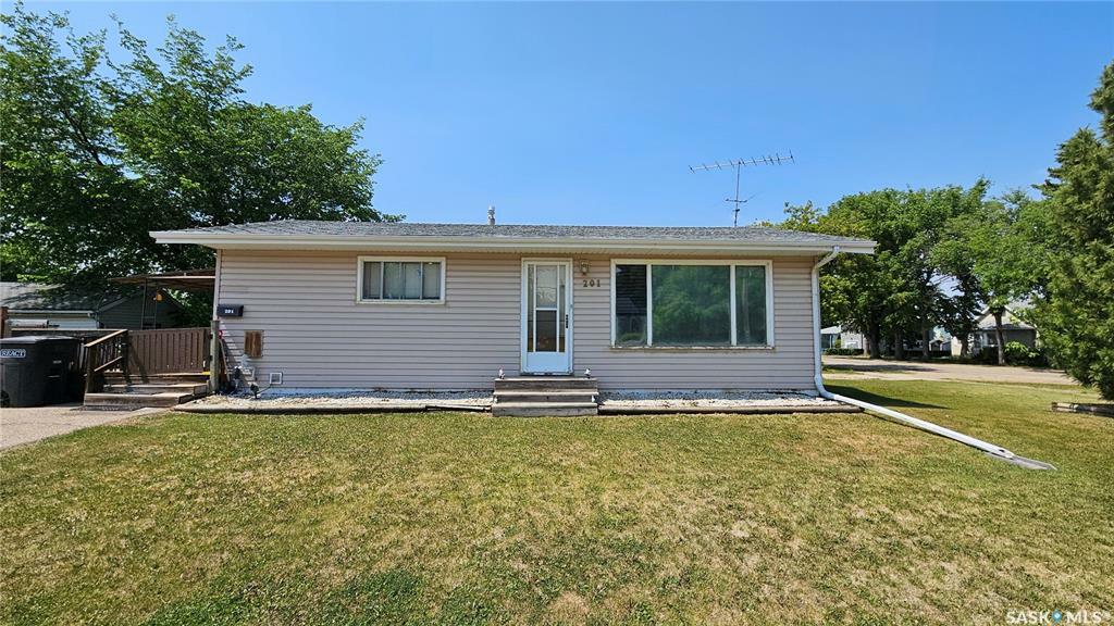Property Photo: 201 3rd Street S SK S0K 4P0