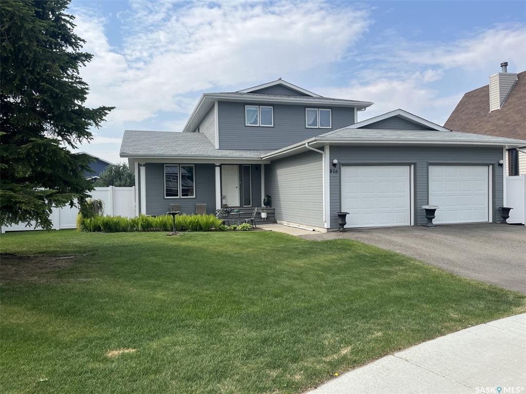 Property Photo: 816 Ridpath Road SK S0L 2V0