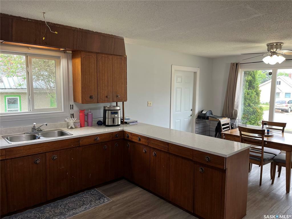 Property Photo:  706 6th Street E  SK S6V 0N8 