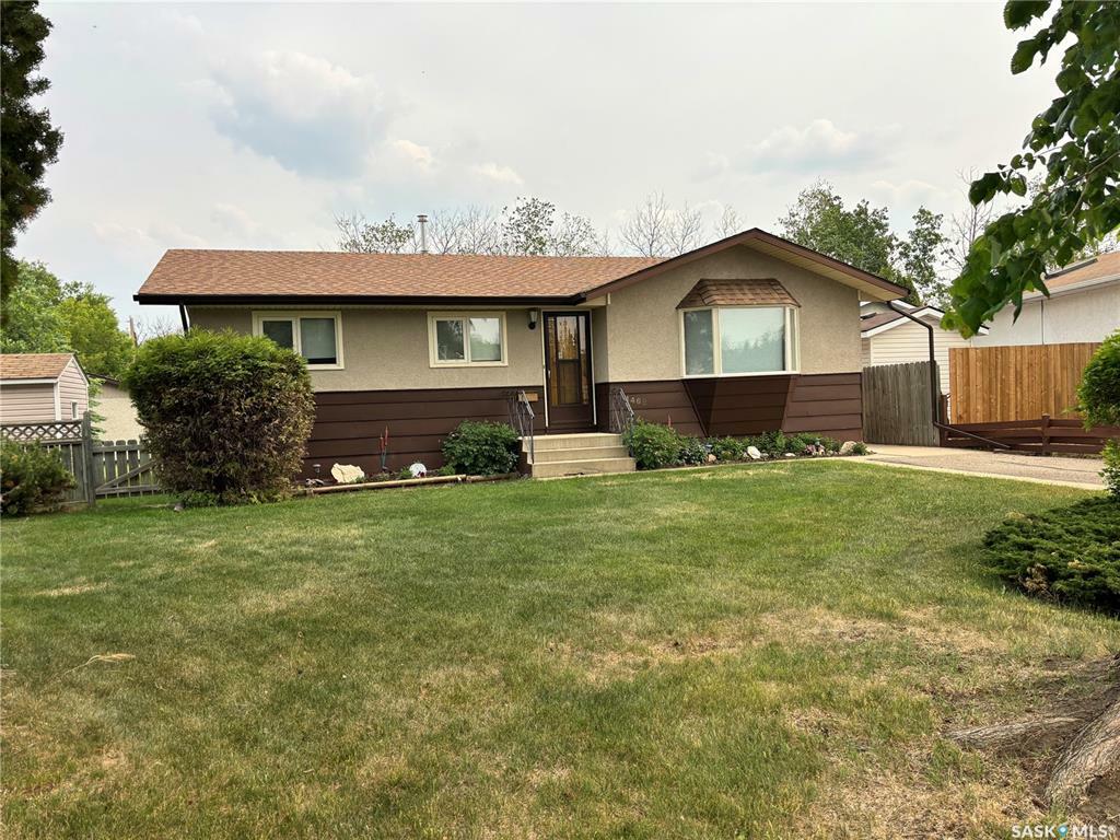 Property Photo: 1468 Goshen Place SK S6V 0R8