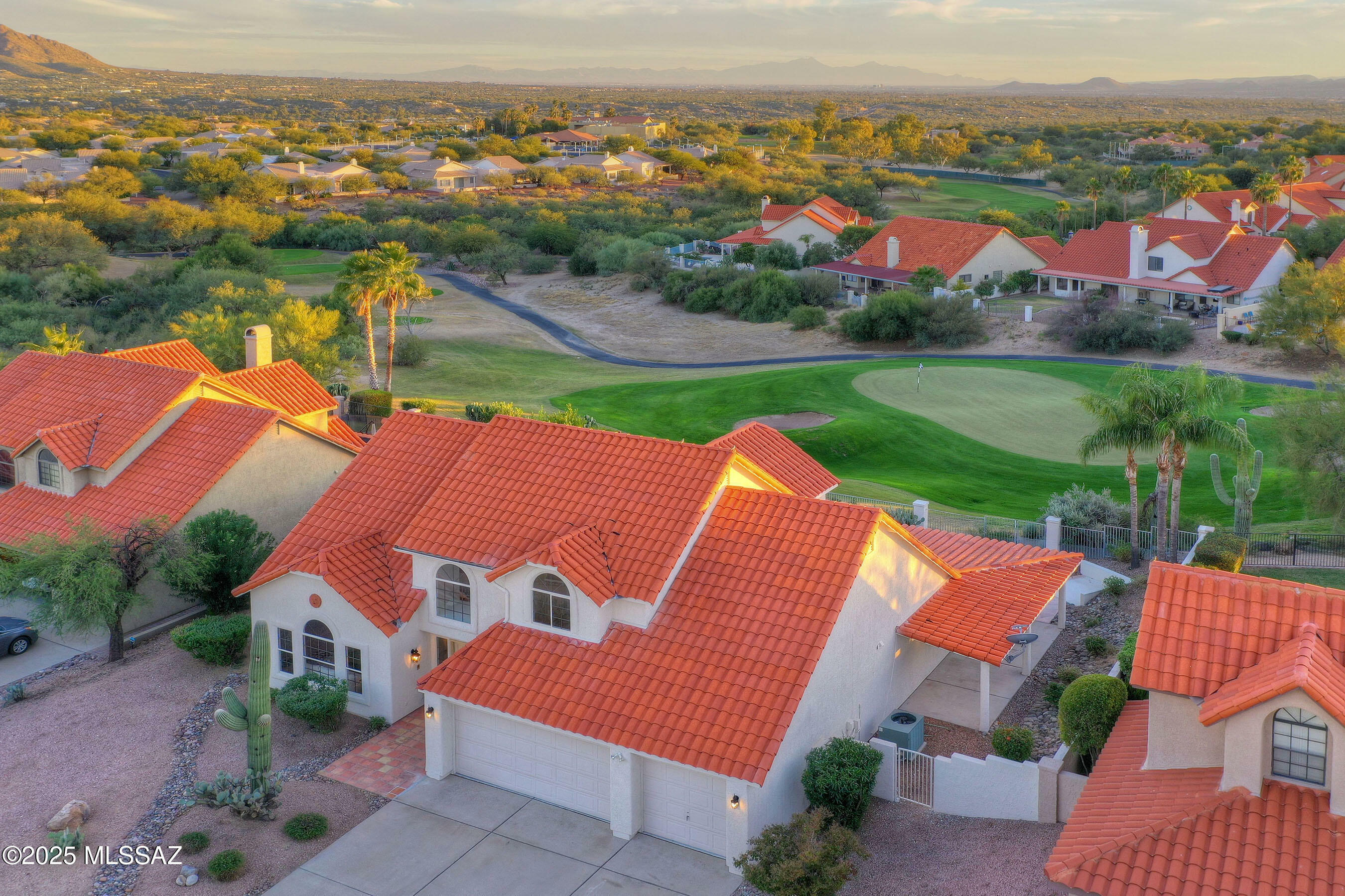 Property Photo: 1605 Fairway Place AZ 85737