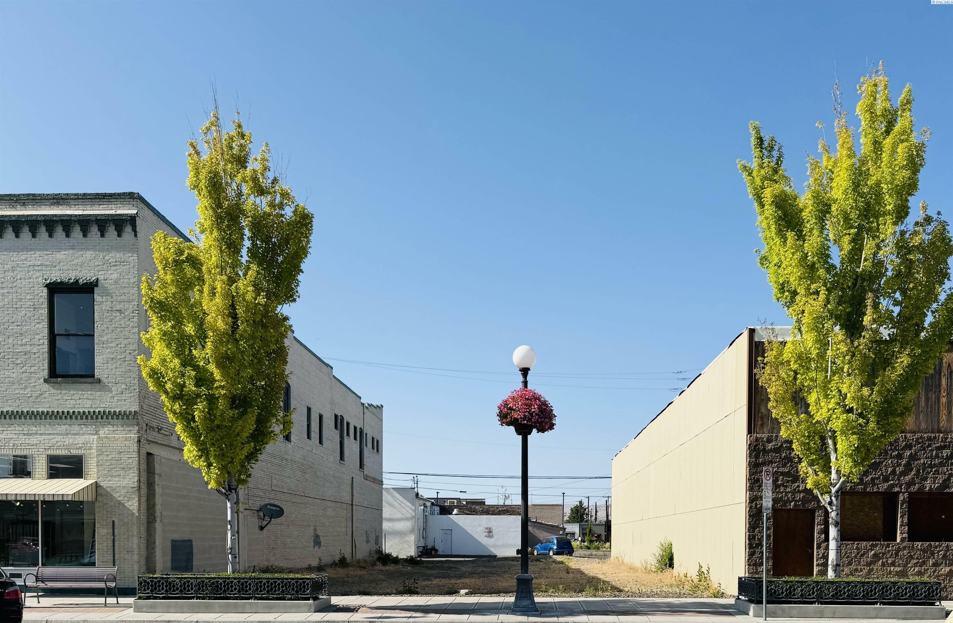 Property Photo: 600 E Edison Ave. WA 98944