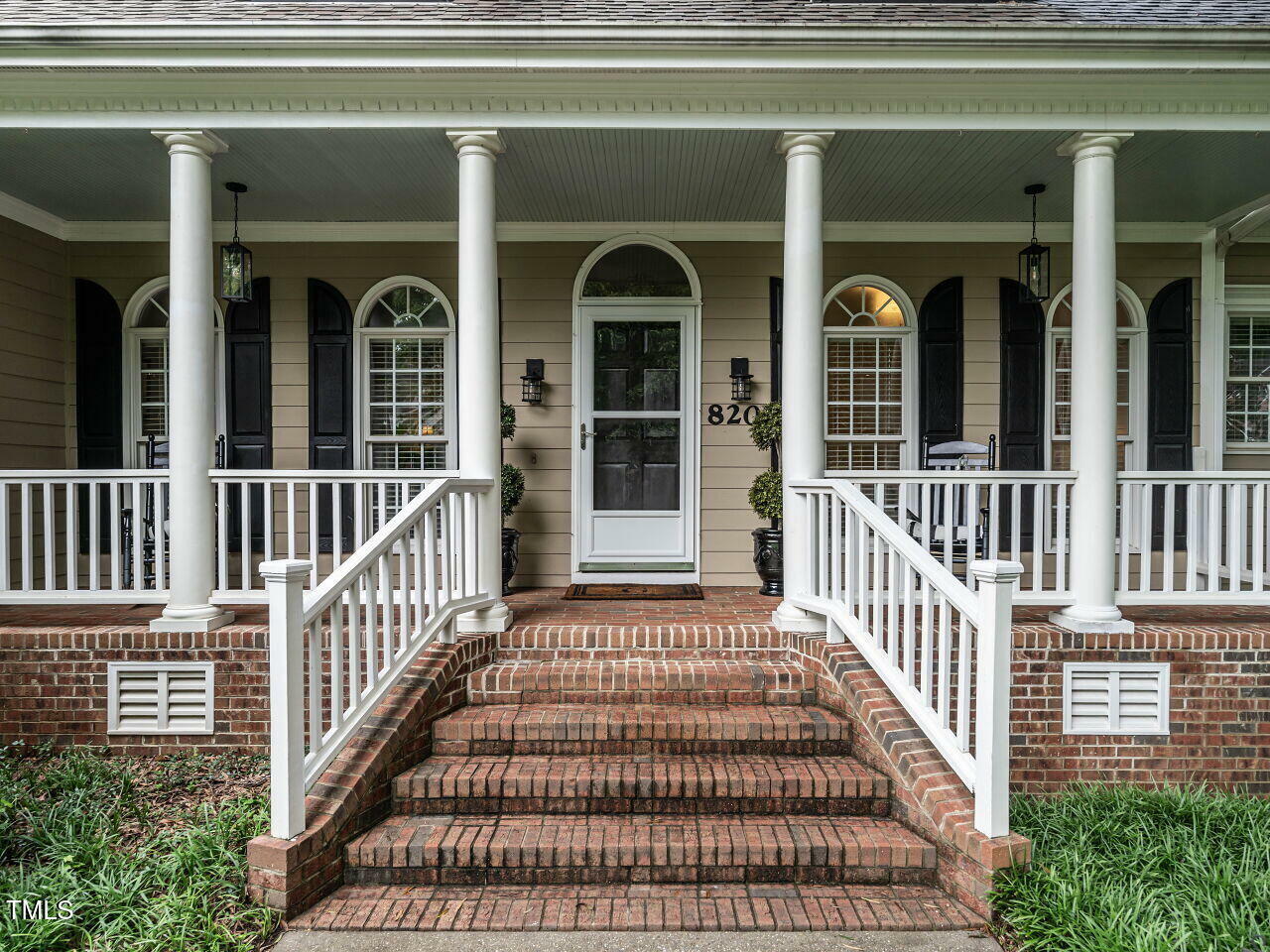 Property Photo: 820 Parkridge Drive NC 27527
