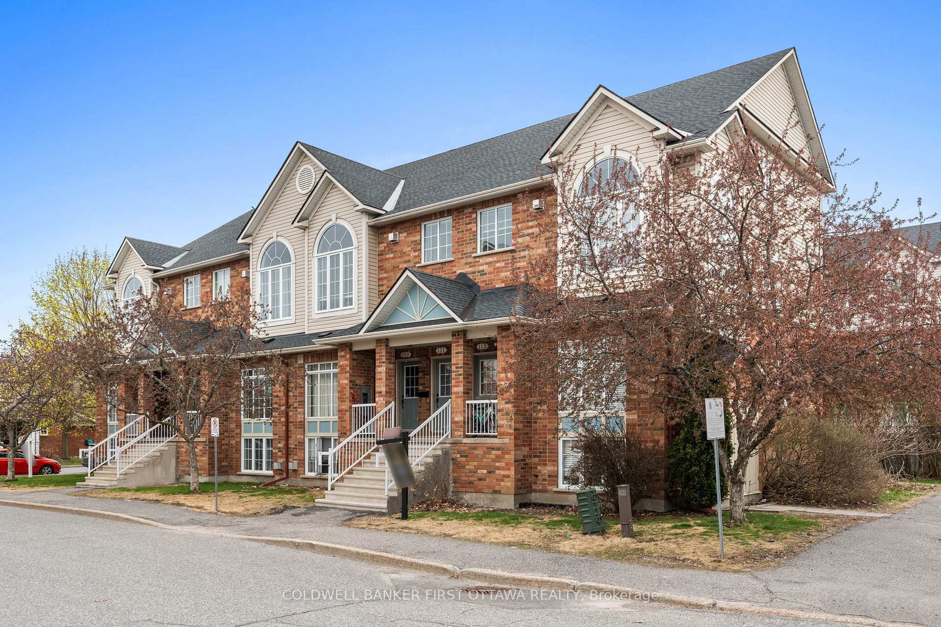 Property Photo:  70 Edenvale Drive 115  ON K2K 2N7 