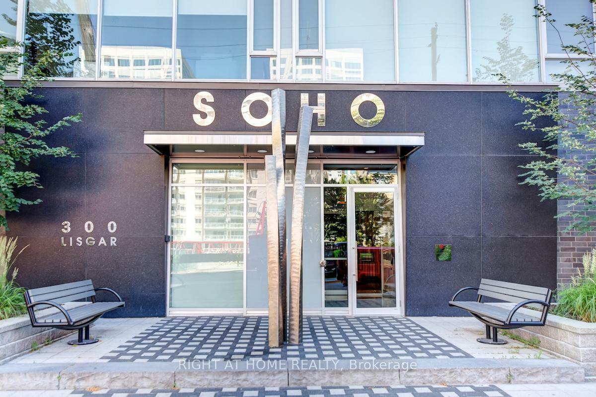 Photo de la propriété: 300 Lisgar Street 504 ON K2P 0E2