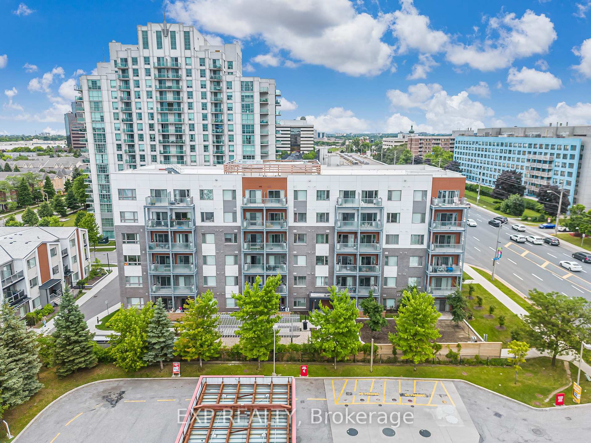 Property Photo: 20 Orchid Place Drive 404 ON M1B 0E1