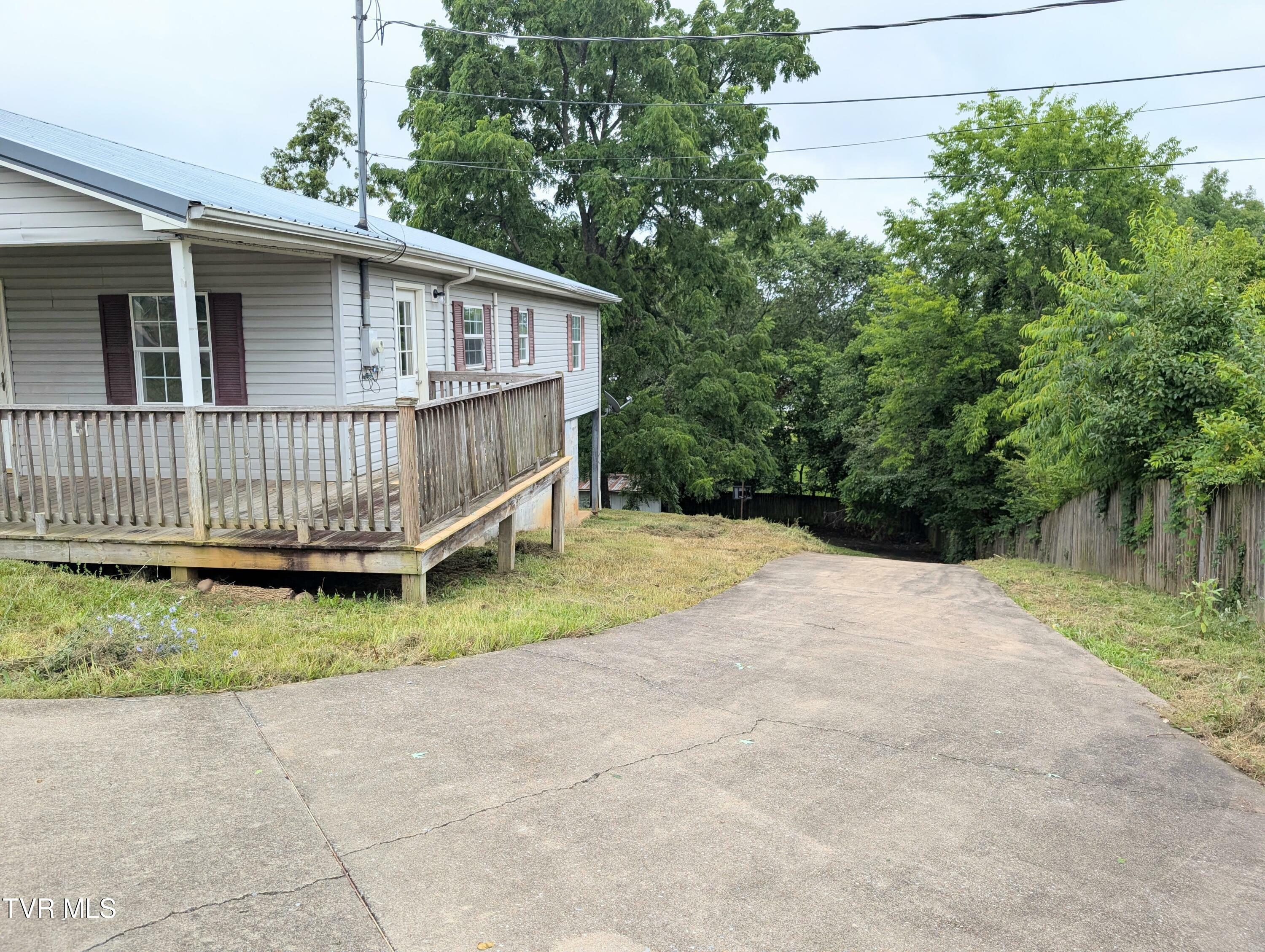 Property Photo: 950 Kingsport Highway TN 37745