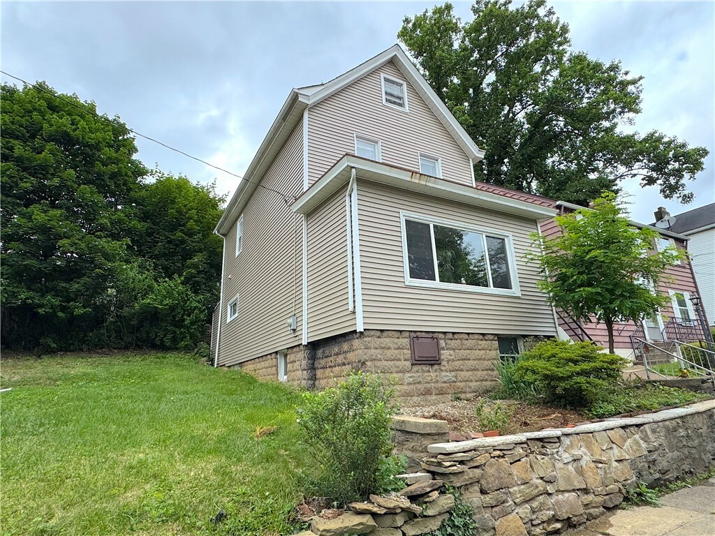 Property Photo: 215 Good St PA 15644