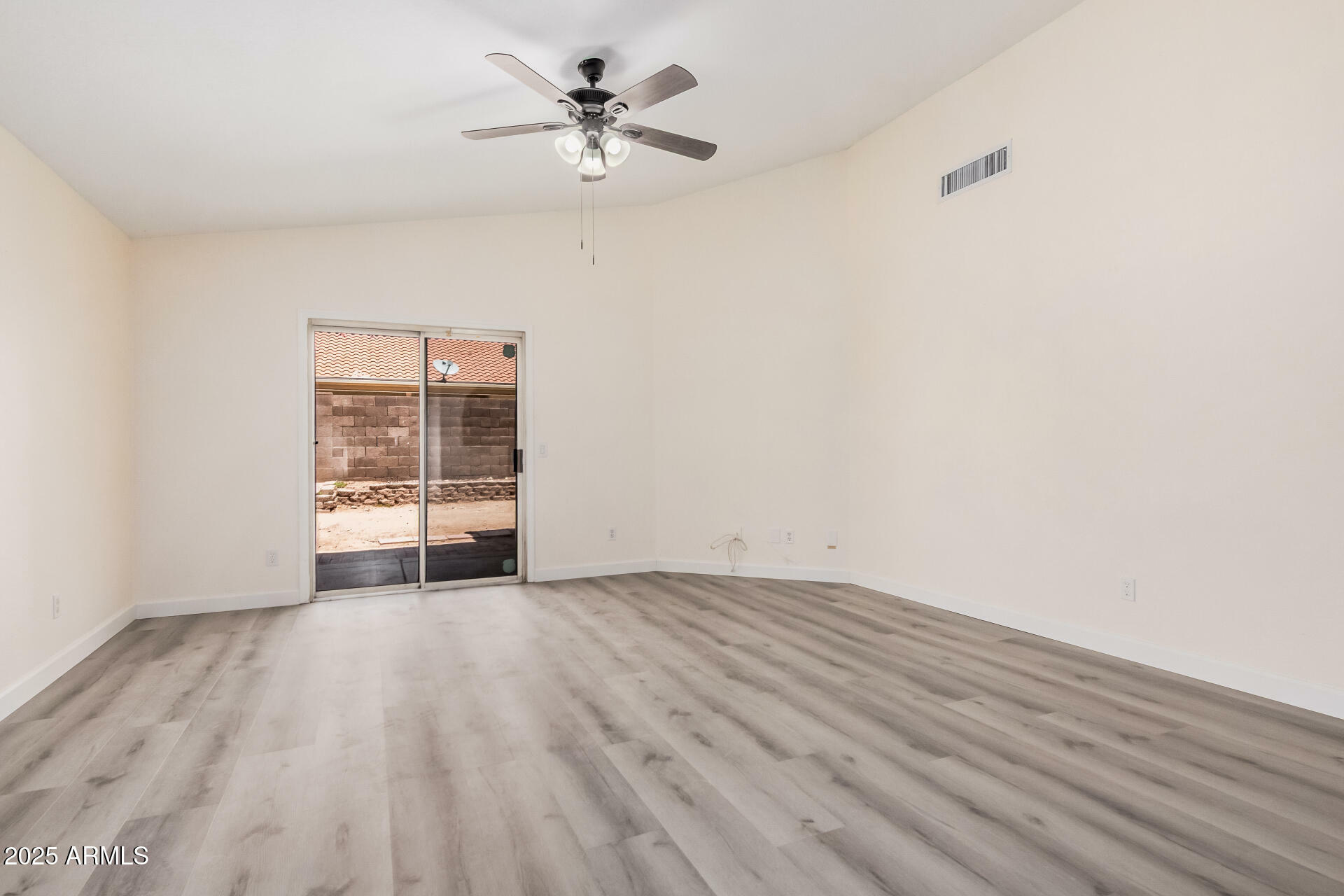 Property Photo: 7834 W McRae Way AZ 85308