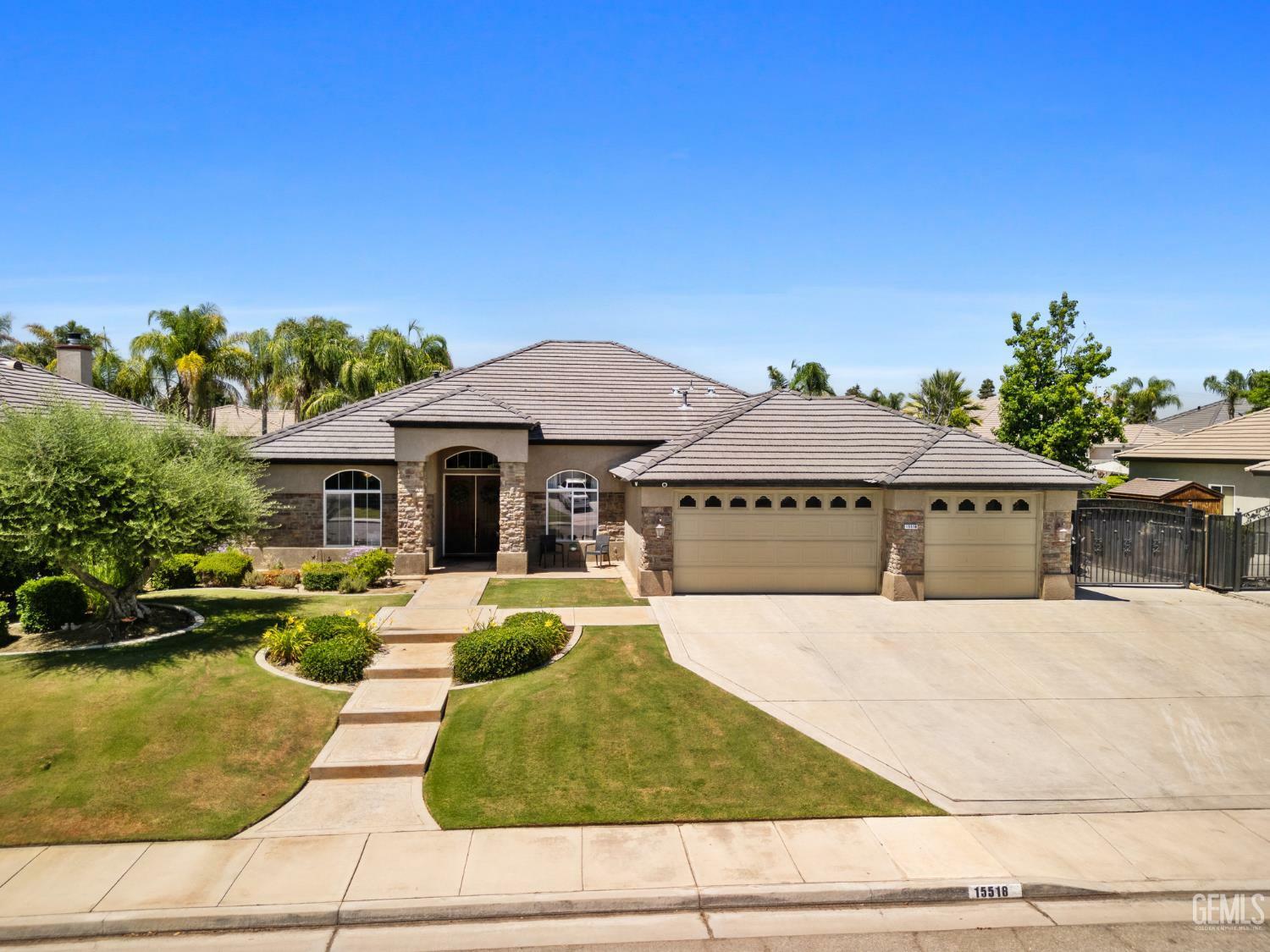 Property Photo: 15518 Joseph Phelps Avenue CA 93314