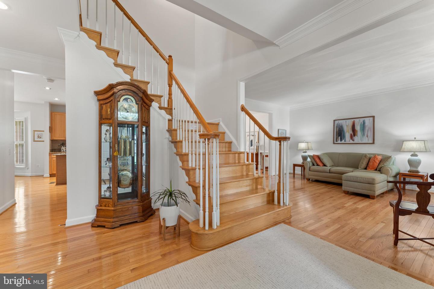 Property Photo: 6847 Creek Crest Way VA 22150