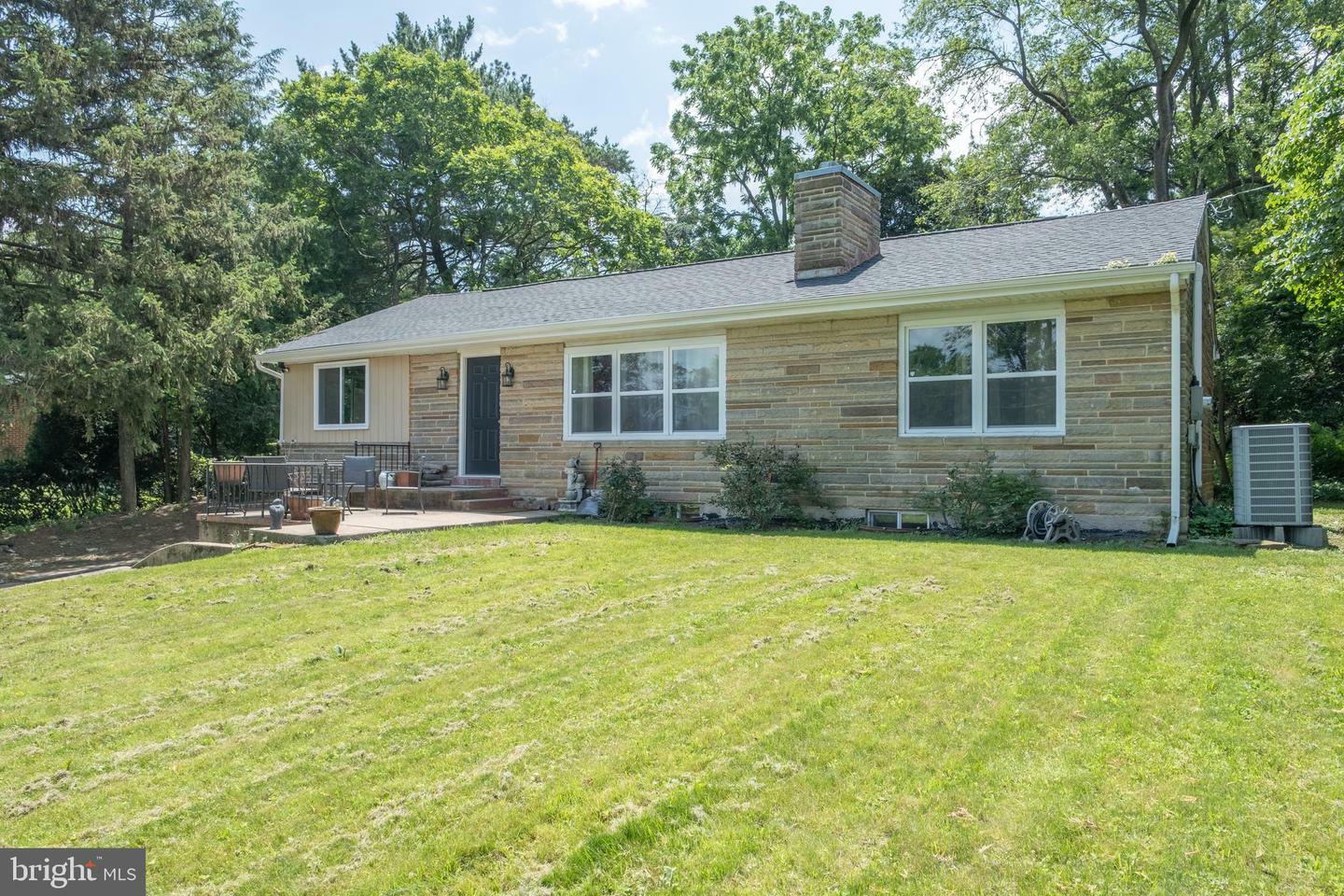 Property Photo:  5013 Circle Drive  PA 17112 