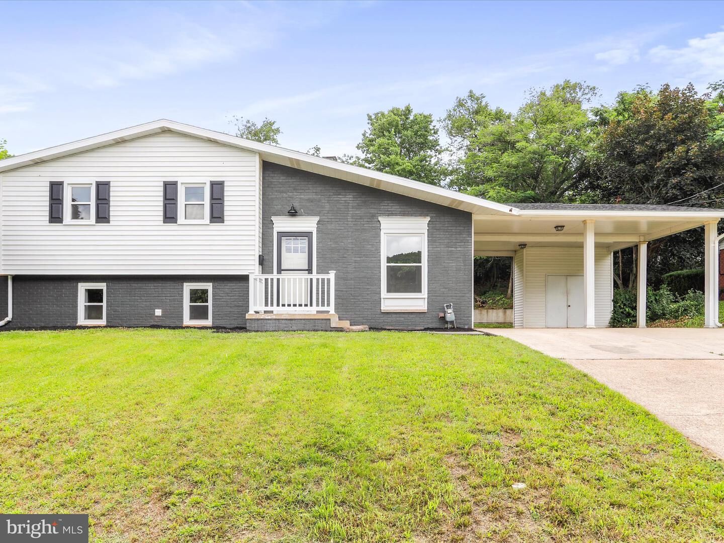 Property Photo:  320 Valley View Avenue  WV 26726 