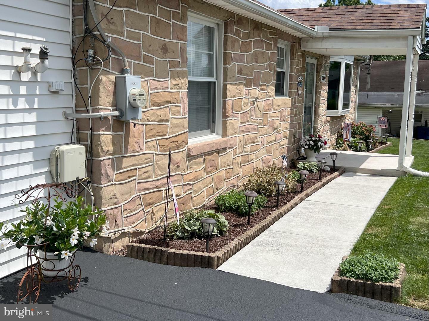 Property Photo:  5409 Earl Court  PA 17112 